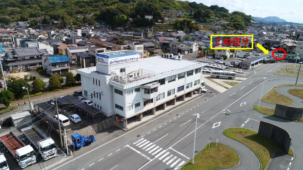 ご家族、ご友人の教習の様子が見たい方は、ご自由にテラスをご利用ください。 二輪教習見学エリア コース上テラス
