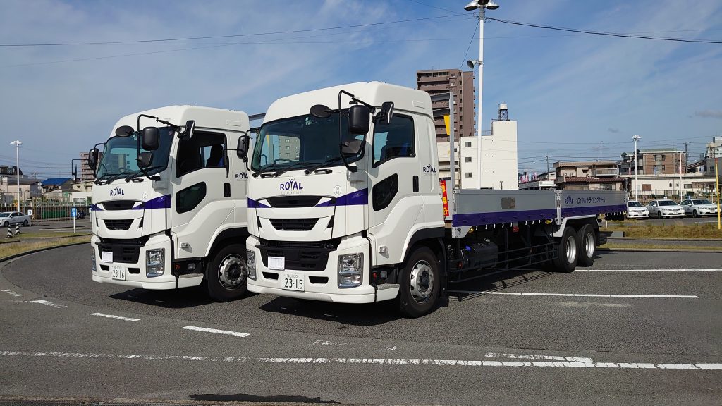 大型新車2台 広島 自動車学校 ロイヤルドライビングスクール 福山 いすゞ自動車 GIGA 教習所 合宿免許 格安免許 大型自動車免許 大型トラック 大型車 大型免許