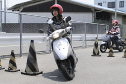 原付免許 公認自動車学校ロイヤルドライビングスクール福山 原付免許 公認自動車学校ロイヤルドライビングスクール福山