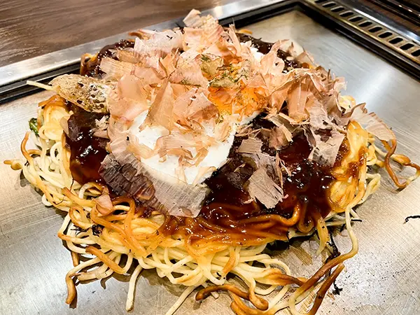 鉄板焼き十々のお好み焼き